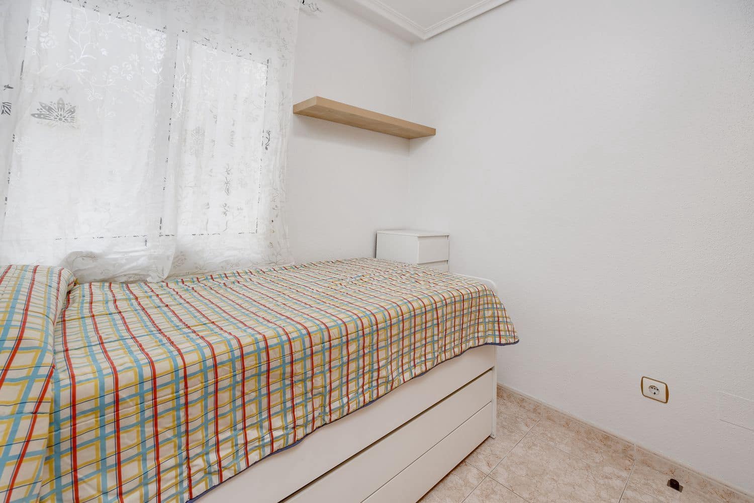 2 bedroom Apartment for sale in Torrevieja with pool - € 110,000 (Ref: 9251726)