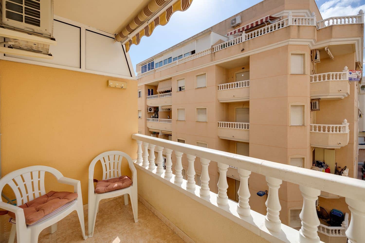 2 bedroom Apartment for sale in Torrevieja with pool - € 110,000 (Ref: 9251726)