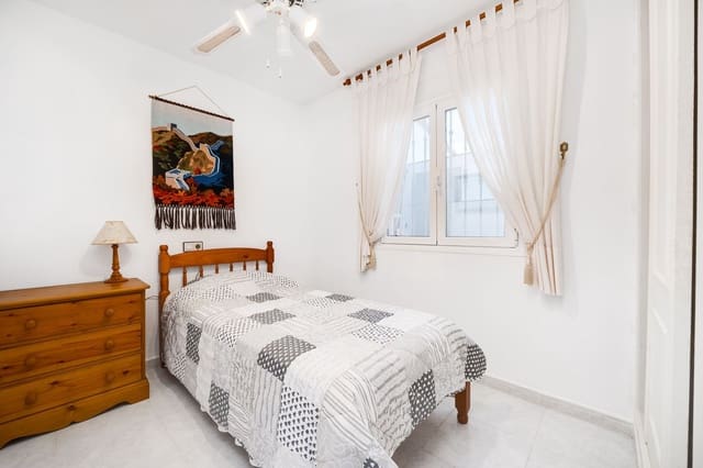 2 bedroom Townhouse for sale in El Chaparral - La Siesta - La Torreta, Torrevieja with pool garage - € 135,000 (Ref: 9256747)