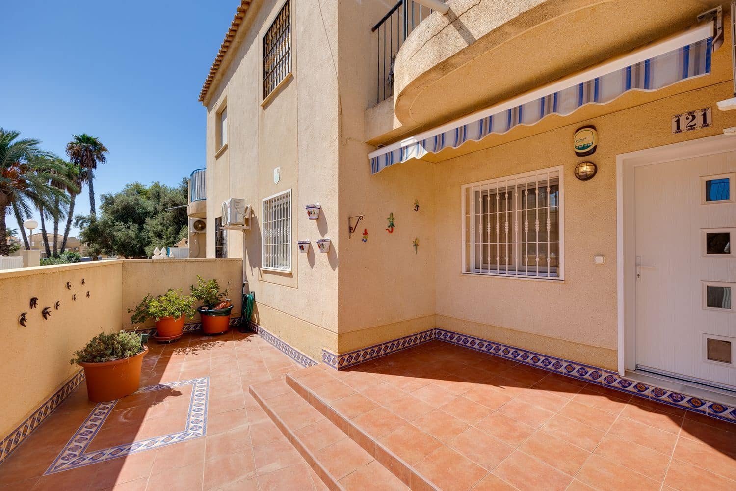Casa de 2 habitaciones en Torrevieja en venta con piscina garaje - 135.000 € (Ref: 9256747)
