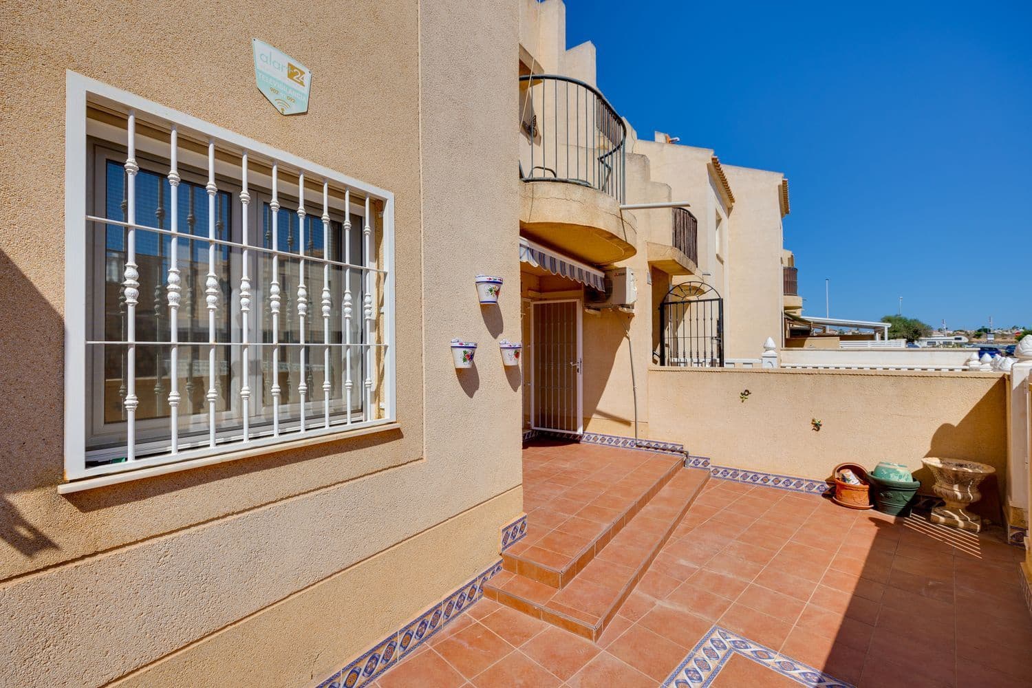 Casa de 2 habitaciones en Torrevieja en venta con piscina garaje - 135.000 € (Ref: 9256747)