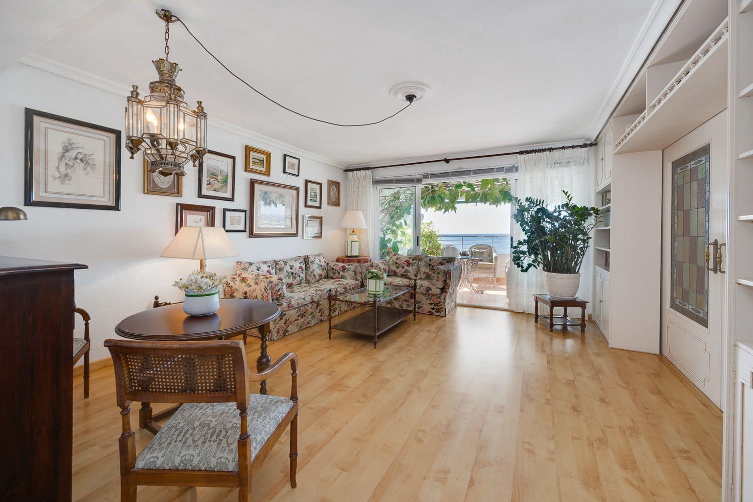 2 bedroom Apartment for sale in Torrevieja with garage - € 299,000 (Ref: 9275656)