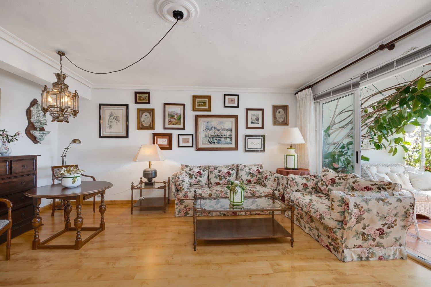 2 bedroom Apartment for sale in Torrevieja with garage - € 299,000 (Ref: 9275656)