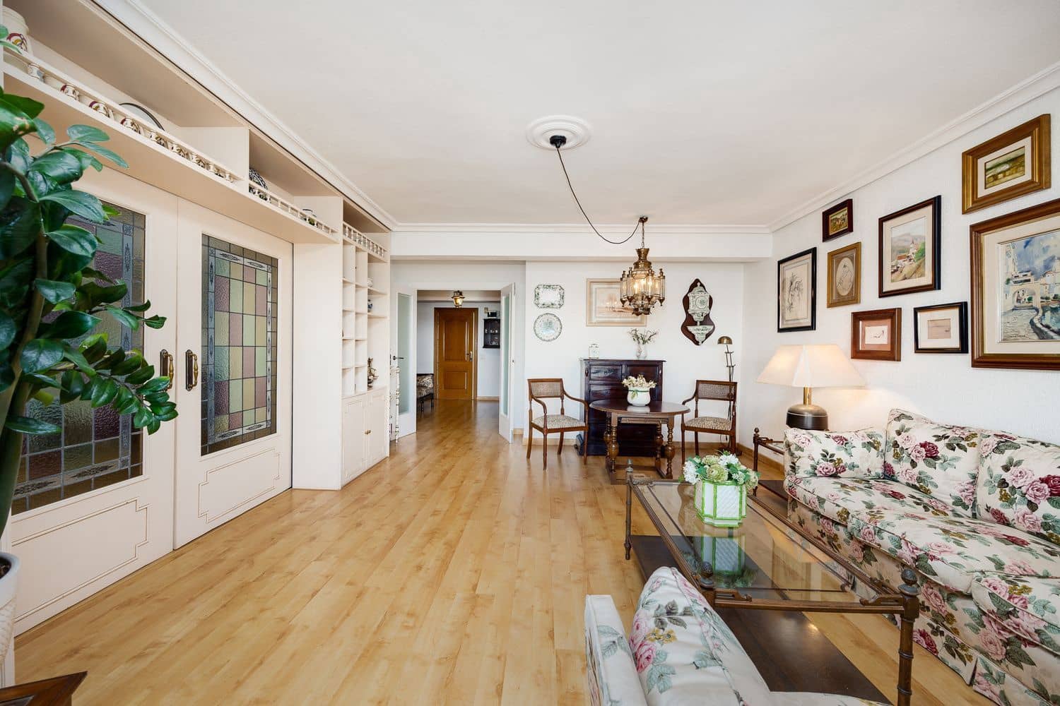 2 bedroom Apartment for sale in Torrevieja with garage - € 299,000 (Ref: 9275656)