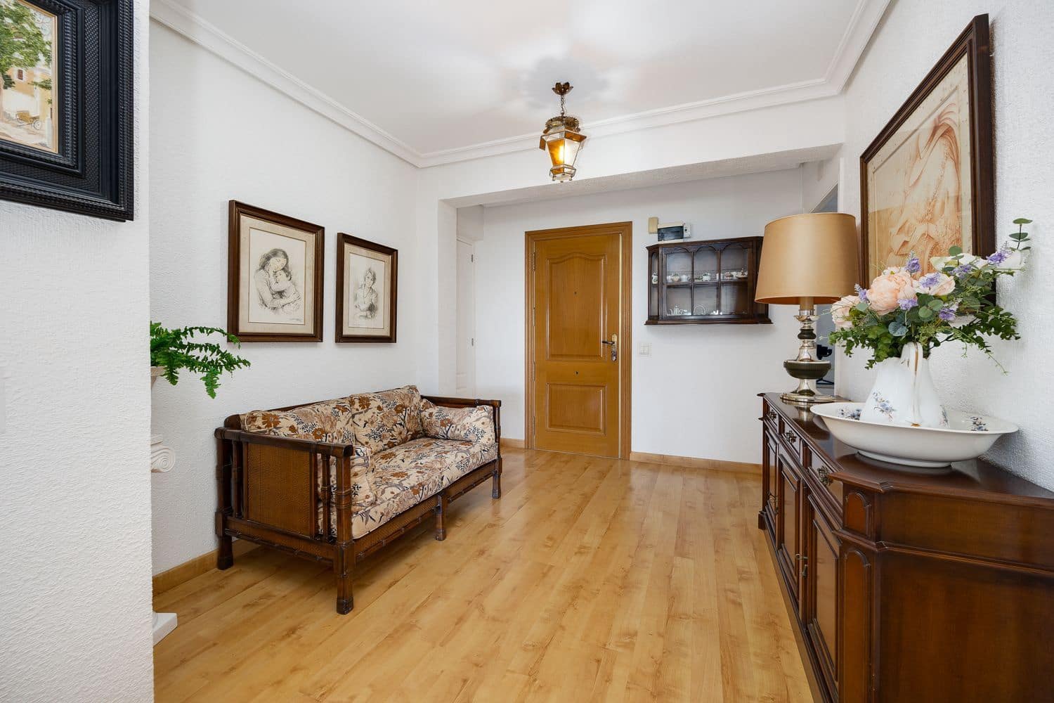 2 bedroom Apartment for sale in Torrevieja with garage - € 299,000 (Ref: 9275656)