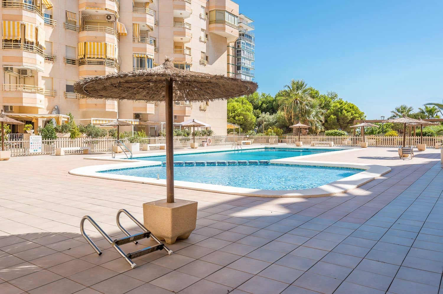 2 soverom Leilighet til salgs i Playa de Muchavista med svømmebasseng garasje - € 295 000 (Ref: 9290984)