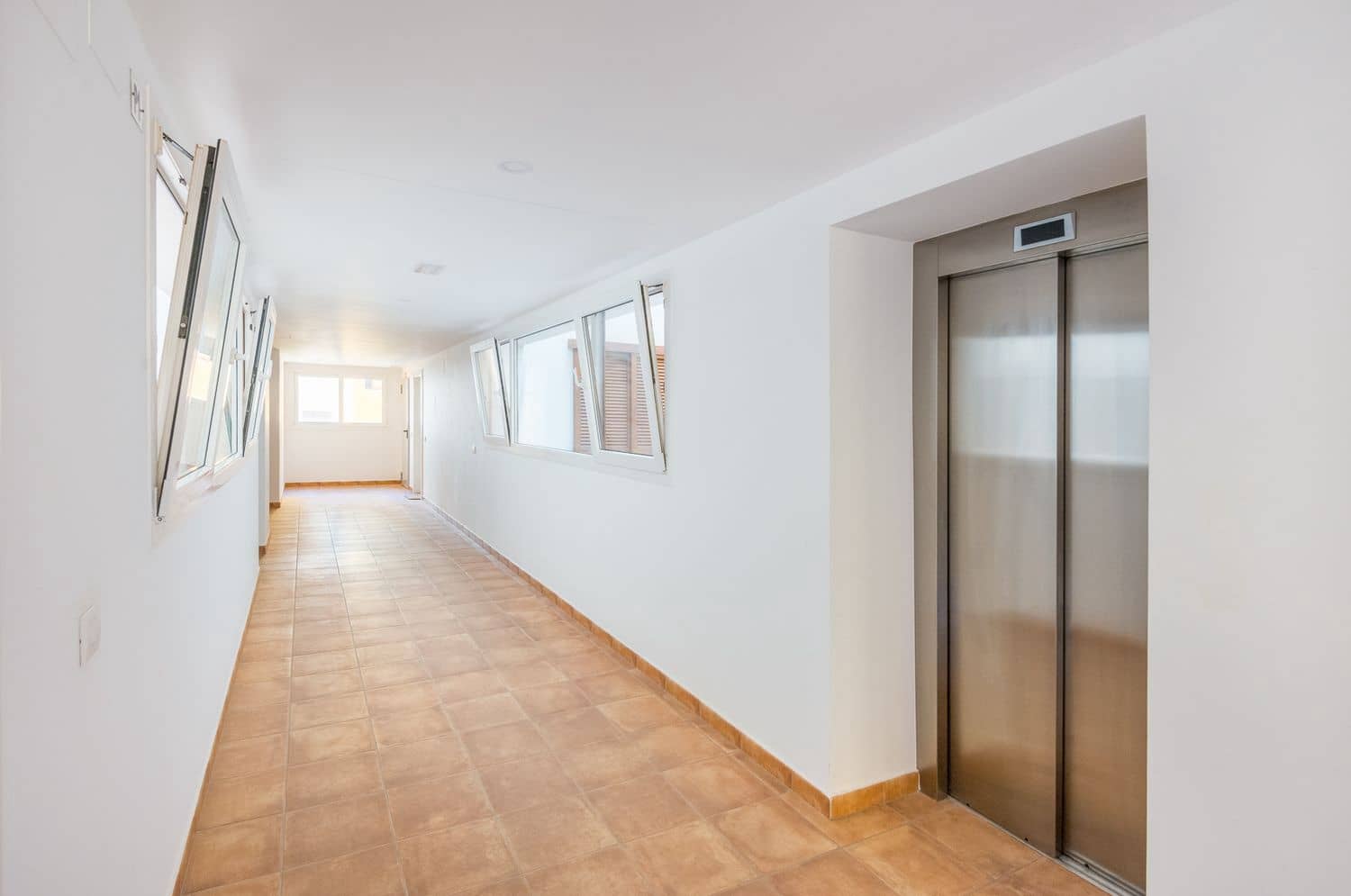 2 chambre Appartement à vendre à Punta Prima avec piscine garage - 299 000 € (Ref: 9296498)