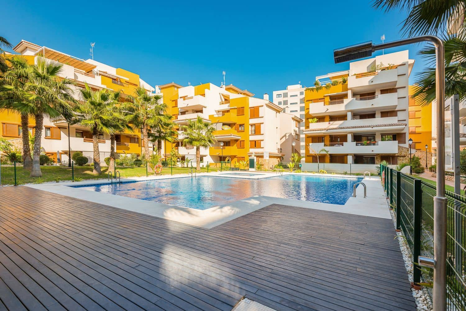 2 chambre Appartement à vendre à Punta Prima avec piscine garage - 299 000 € (Ref: 9296498)