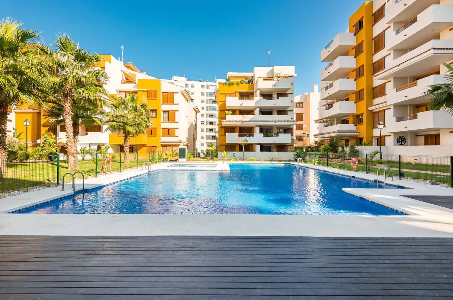 2 chambre Appartement à vendre à Punta Prima avec piscine garage - 299 000 € (Ref: 9296498)