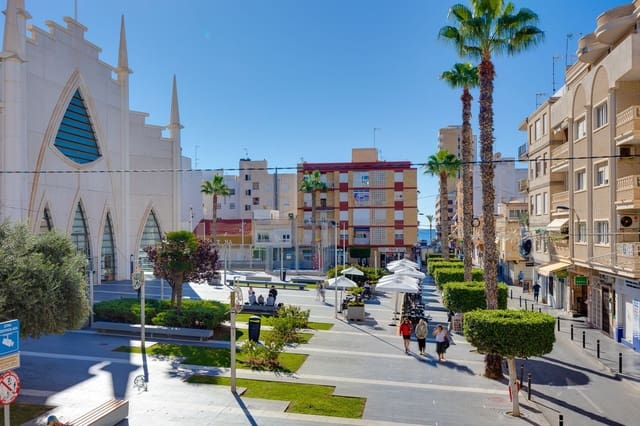 2 Zimmer Apartment zu verkaufen in Las Piscinas Naturales, Torrevieja mit Garage - 179.900 € (Ref: 9371201)