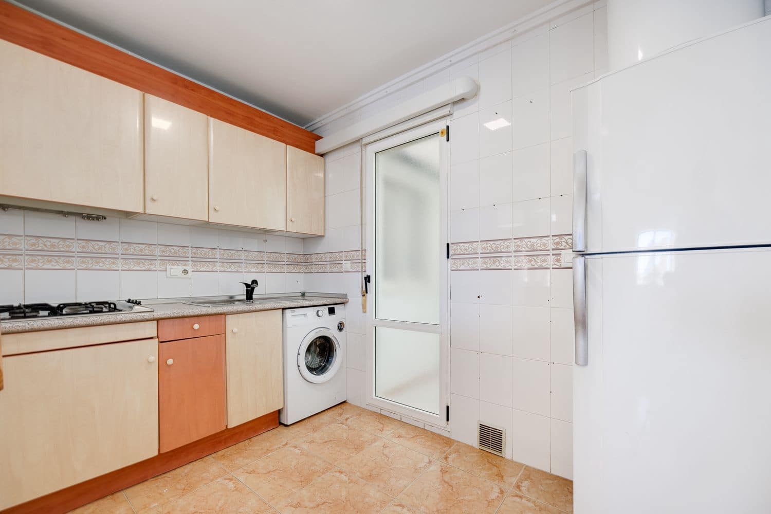 2 sypialnia Dom na sprzedaż w Torrevieja z basenem garażem - 119 900 € (Ref: 9382027)