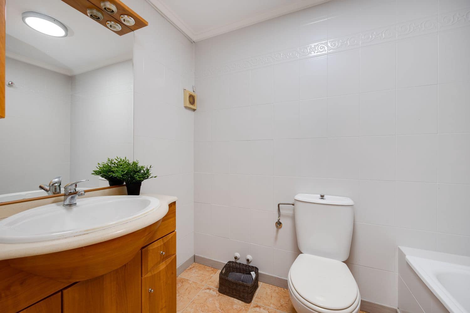 2 sypialnia Dom na sprzedaż w Torrevieja z basenem garażem - 119 900 € (Ref: 9382027)