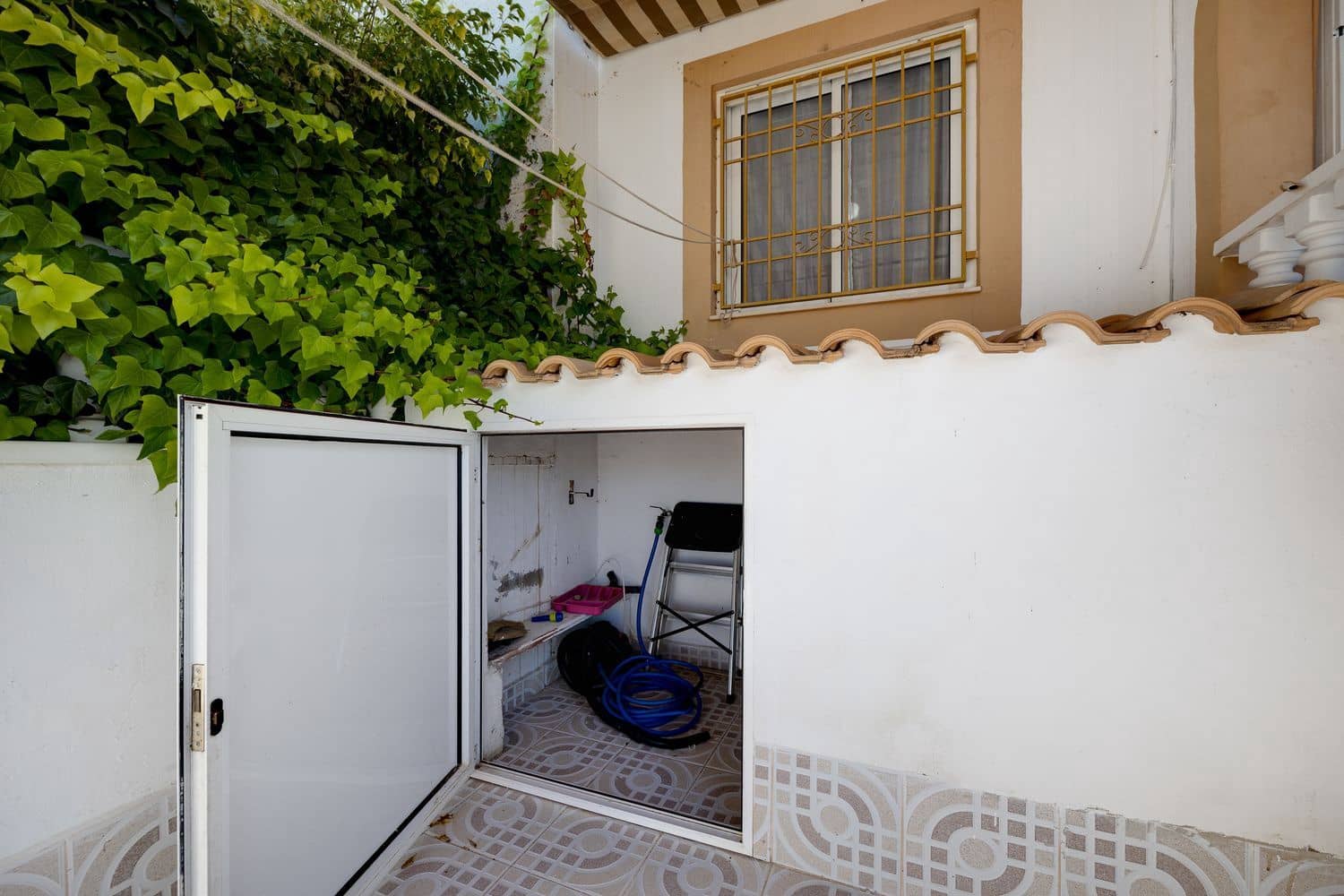 2 sypialnia Dom na sprzedaż w Torrevieja z basenem garażem - 119 900 € (Ref: 9382027)