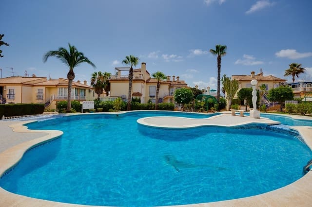 Hus till salu i Los Balcones - Los Altos, Torrevieja med pool garage - 115 000 € (Ref: 9390026)