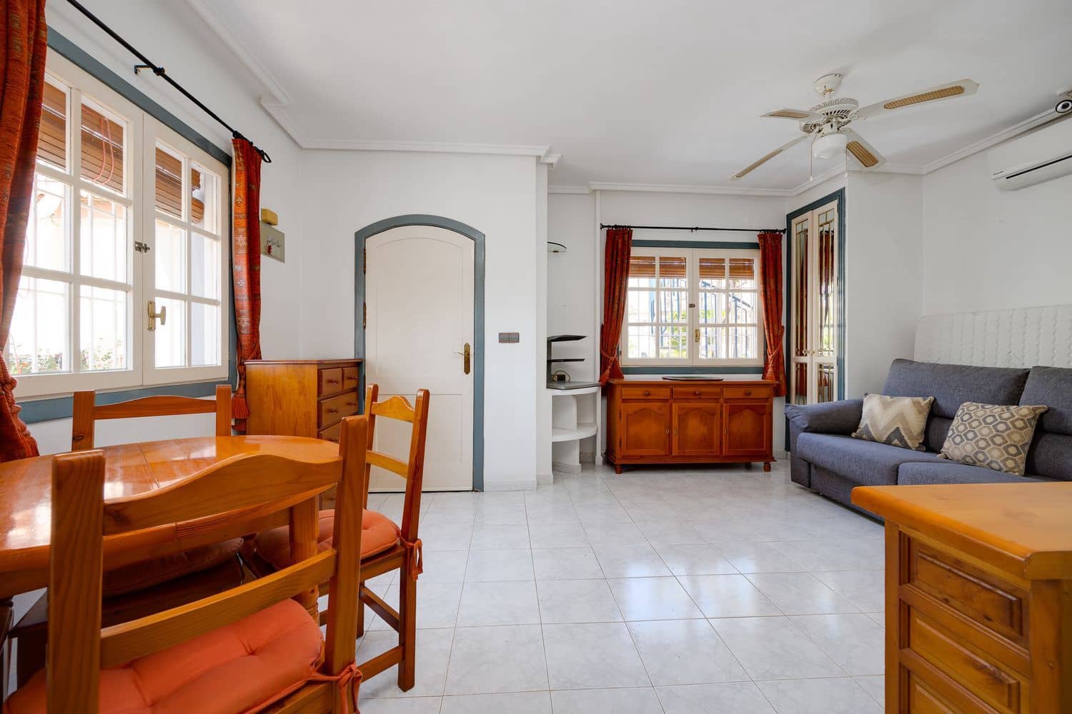 Hus till salu i Torrevieja med pool garage - 115 000 € (Ref: 9390026)