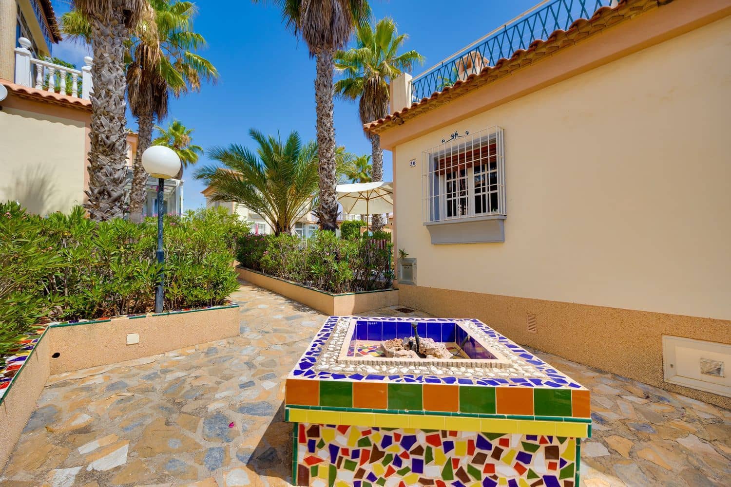 Hus till salu i Torrevieja med pool garage - 115 000 € (Ref: 9390026)