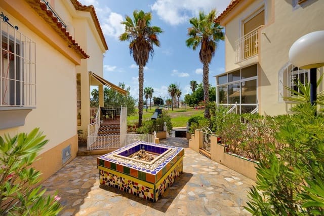 Hus till salu i Los Balcones - Los Altos, Torrevieja med pool garage - 115 000 € (Ref: 9390026)