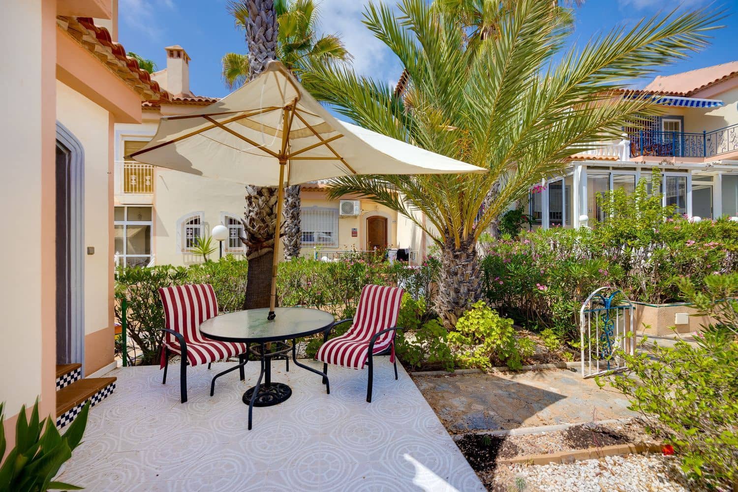 Hus till salu i Torrevieja med pool garage - 115 000 € (Ref: 9390026)