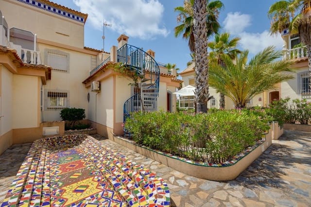 Hus till salu i Los Balcones - Los Altos, Torrevieja med pool garage - 115 000 € (Ref: 9390026)