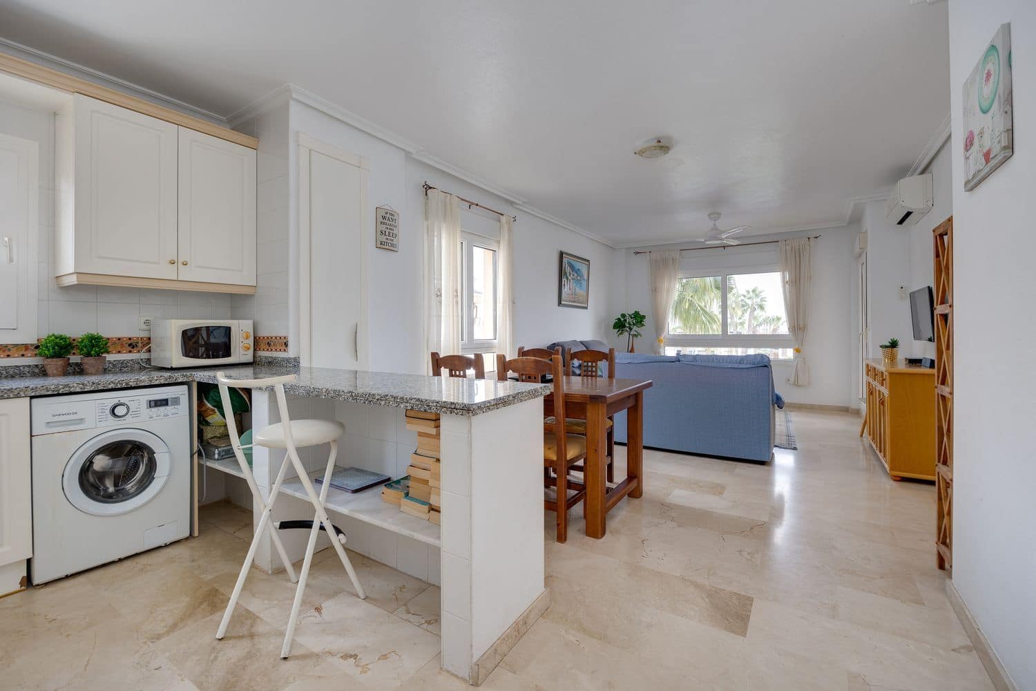 2 soveværelse Lejlighed til salg i Orihuela Costa med swimmingpool garage - € 189.000 (Ref: 9395580)