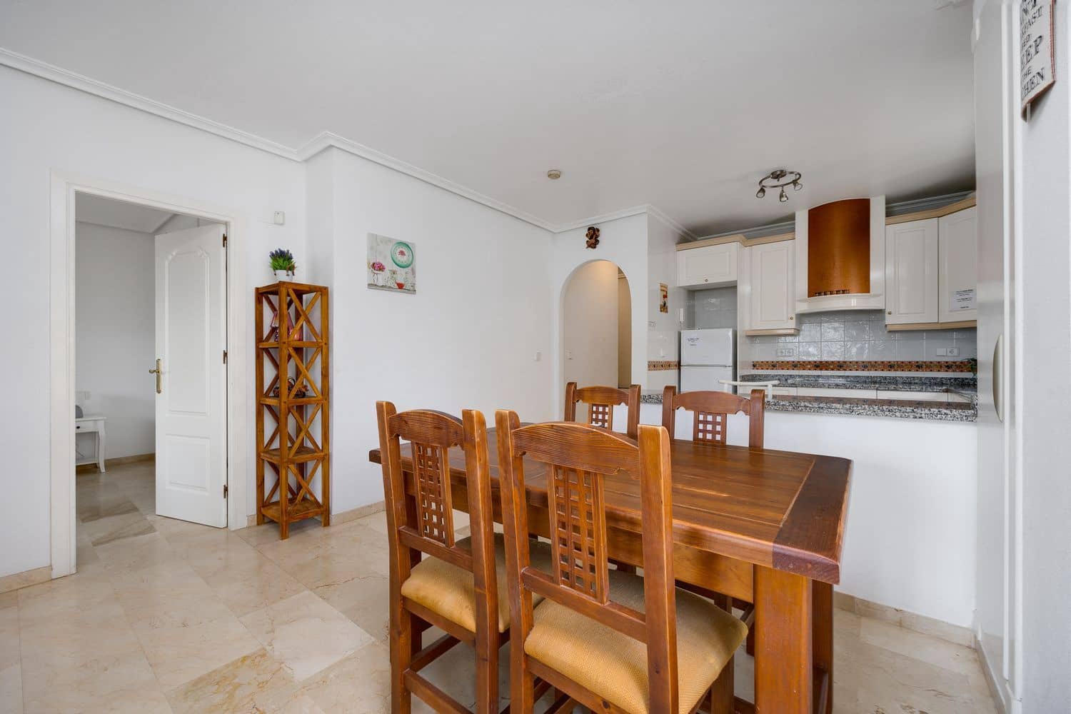 2 soveværelse Lejlighed til salg i Orihuela Costa med swimmingpool garage - € 189.000 (Ref: 9395580)