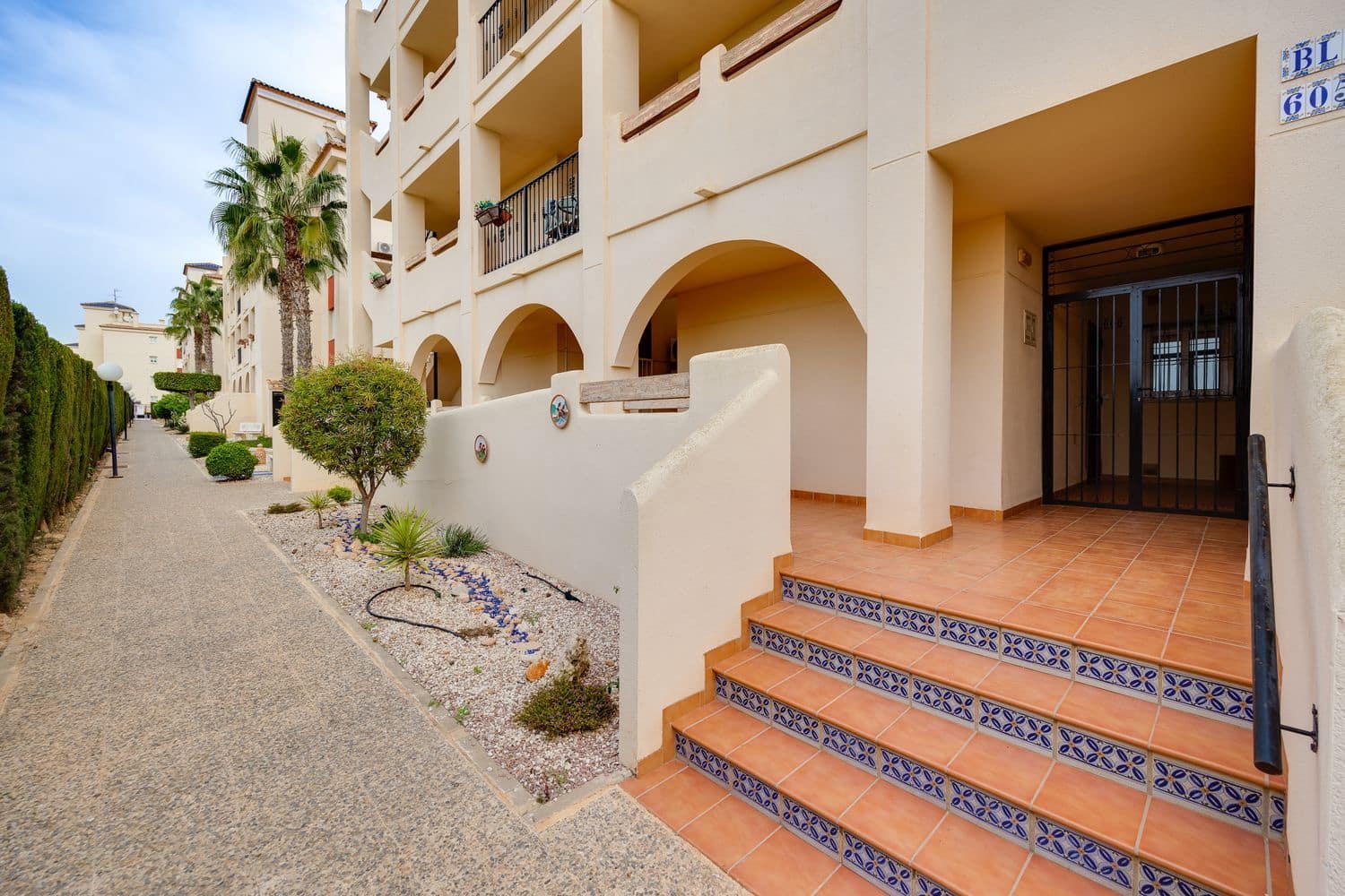 2 soveværelse Lejlighed til salg i Orihuela Costa med swimmingpool garage - € 189.000 (Ref: 9395580)