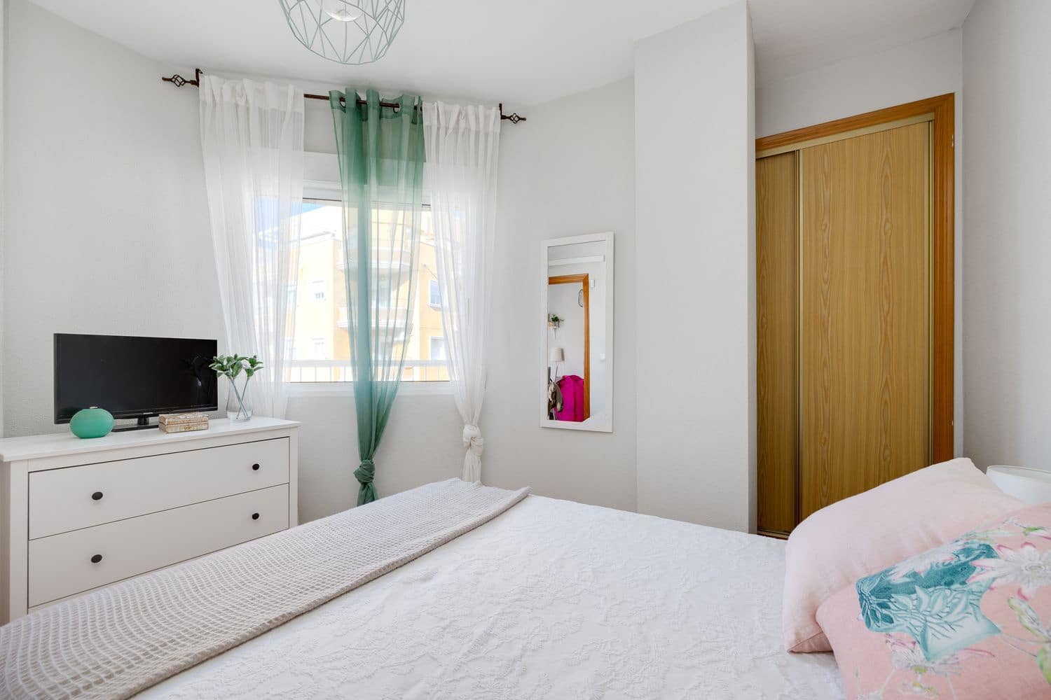 2 soveværelse Lejlighed til salg i Torrevieja med garage - € 119.500 (Ref: 9397993)