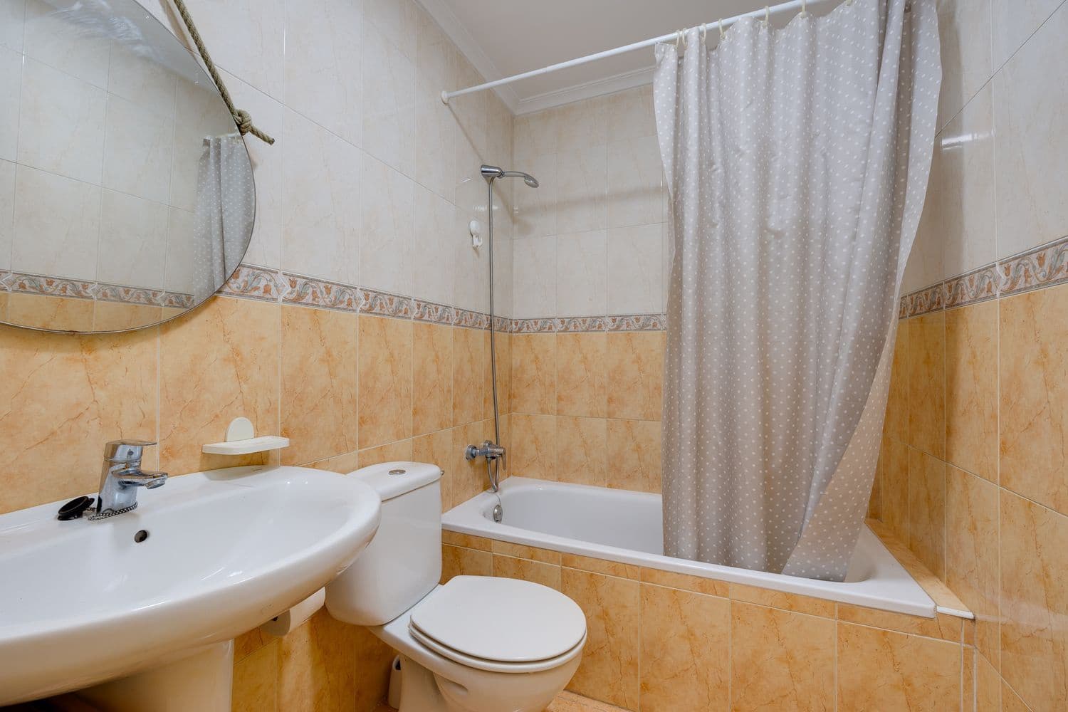 2 soveværelse Lejlighed til salg i Torrevieja med garage - € 119.500 (Ref: 9397993)