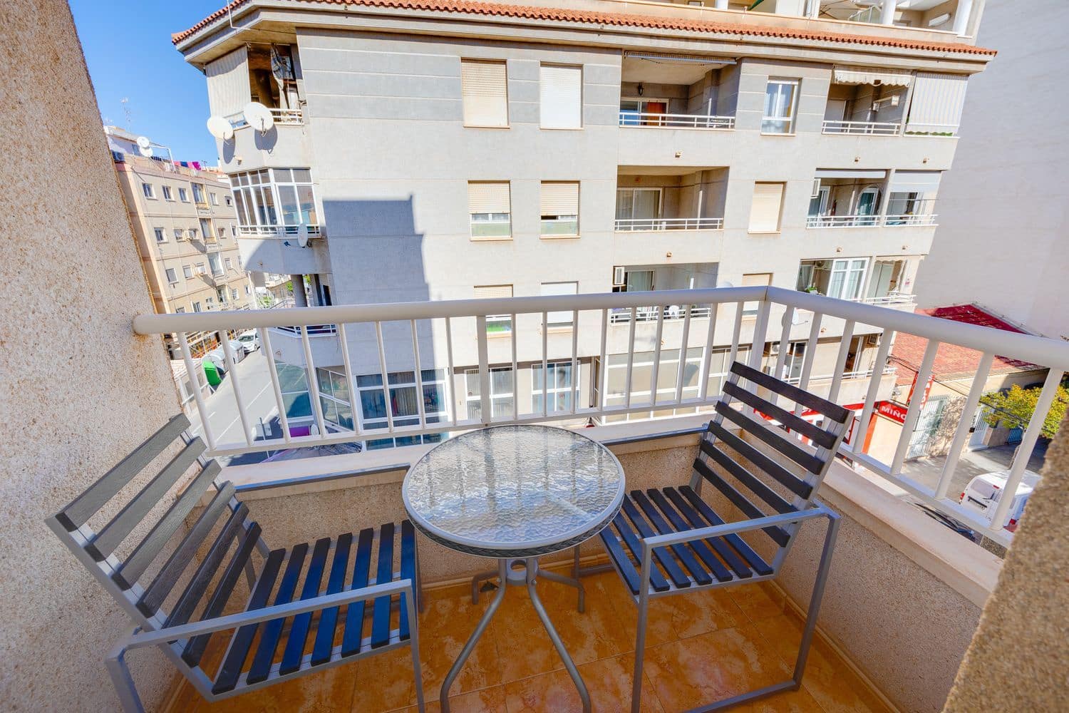 2 soveværelse Lejlighed til salg i Torrevieja med garage - € 119.500 (Ref: 9397993)