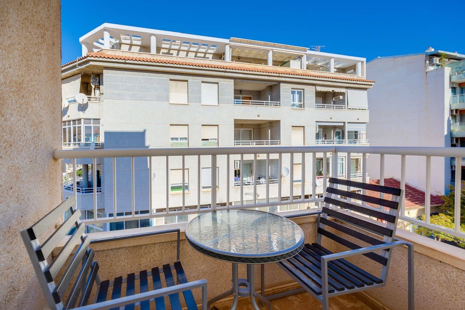 2 soveværelse Lejlighed til salg i Torrevieja med garage - € 119.500 (Ref: 9397993)