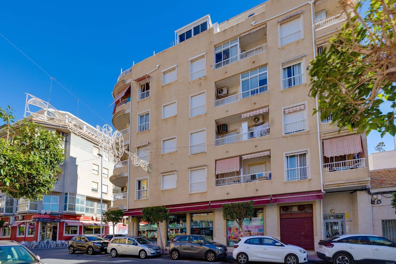 2 soveværelse Lejlighed til salg i Torrevieja med garage - € 119.500 (Ref: 9397993)
