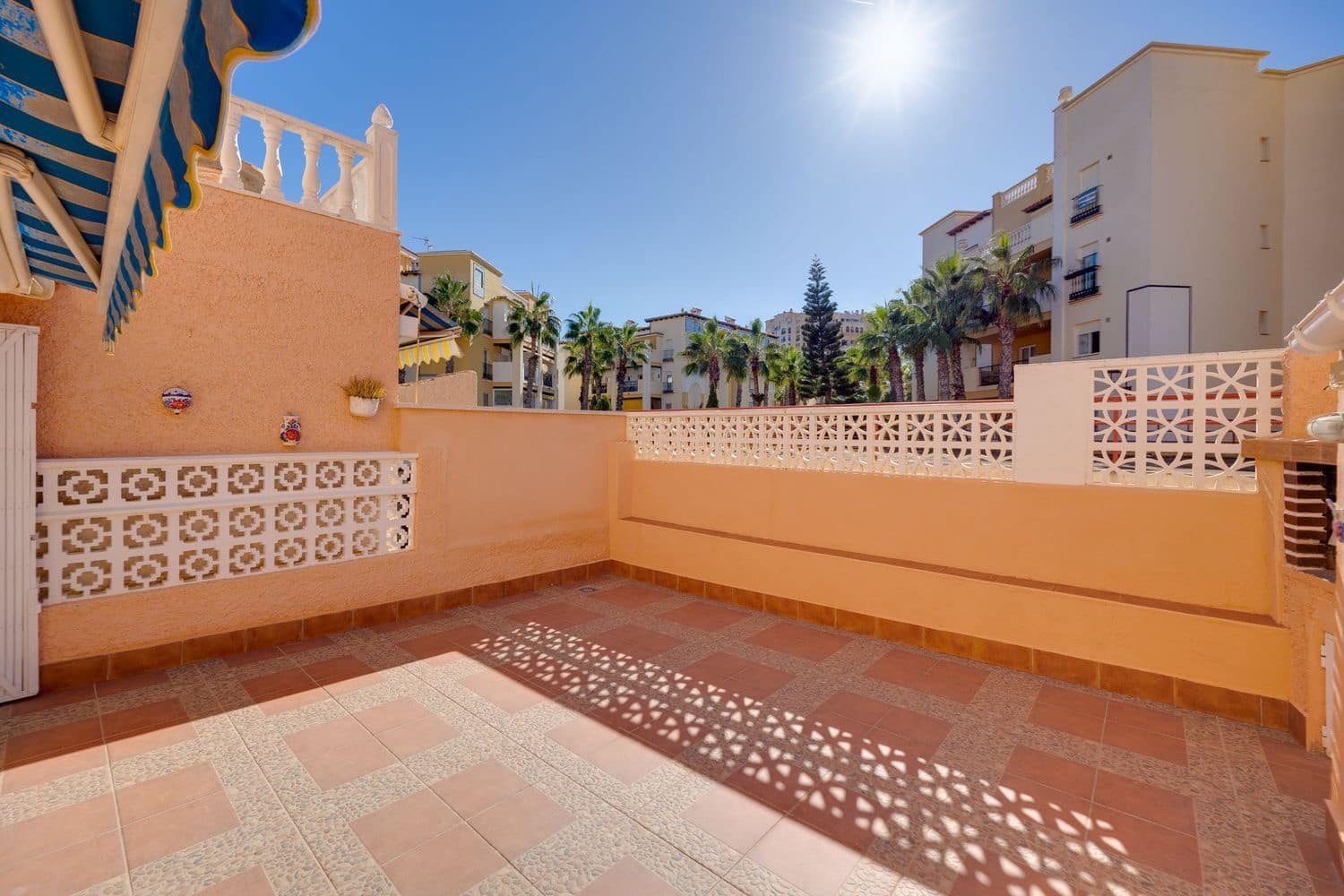 2 bedroom Townhouse for sale in Torrevieja with garage - € 160,000 (Ref: 9400382)