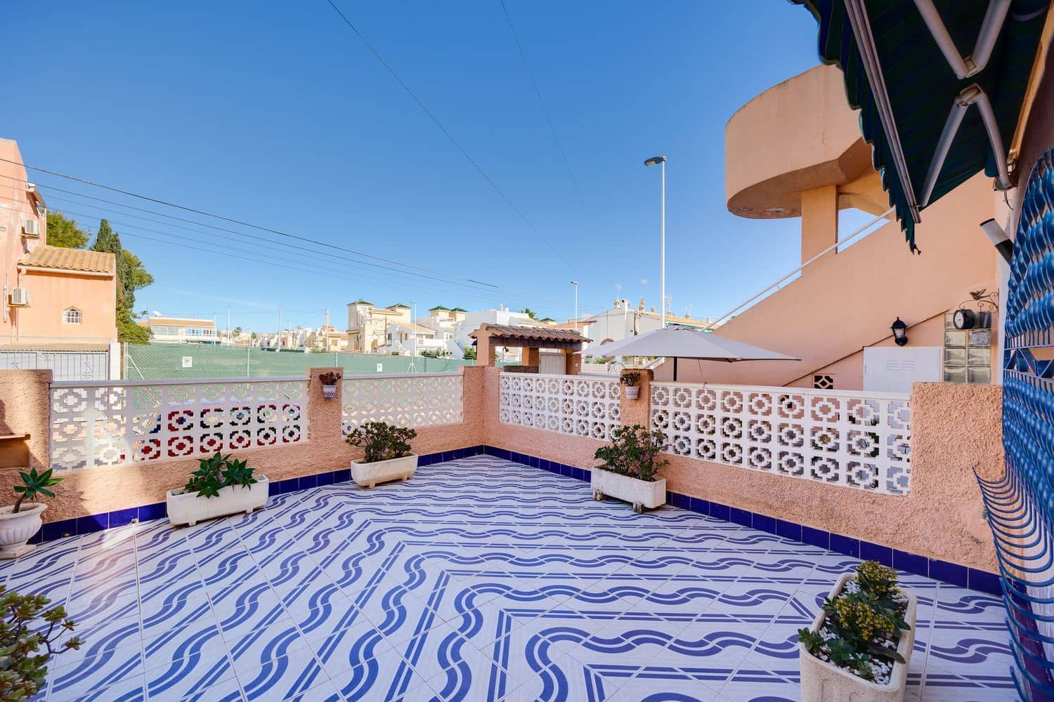 2 bedroom Townhouse for sale in Torrevieja with garage - € 160,000 (Ref: 9400382)