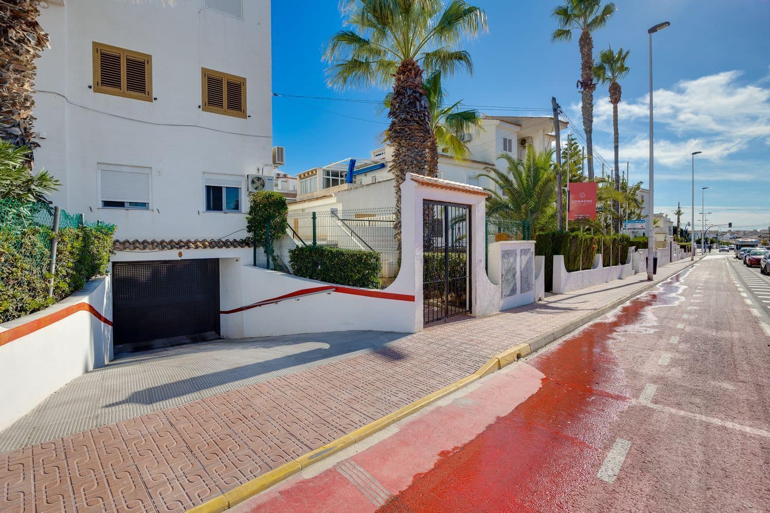 2 bedroom Townhouse for sale in Torrevieja with garage - € 160,000 (Ref: 9400382)