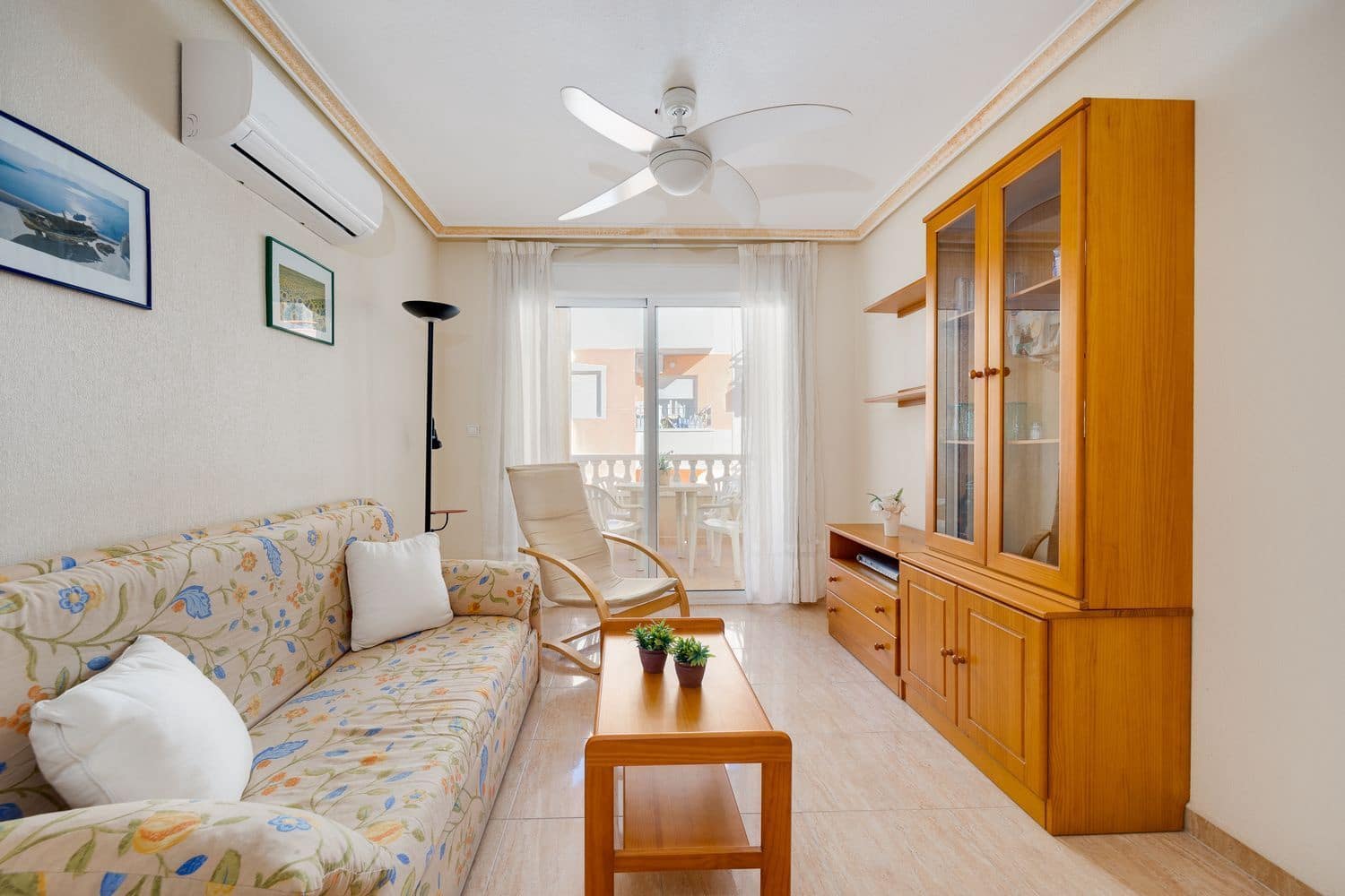 2 makuuhuone Huoneisto myytävänä paikassa Torrevieja mukana 
autotalli - 148 000 € (Ref: 9406223)