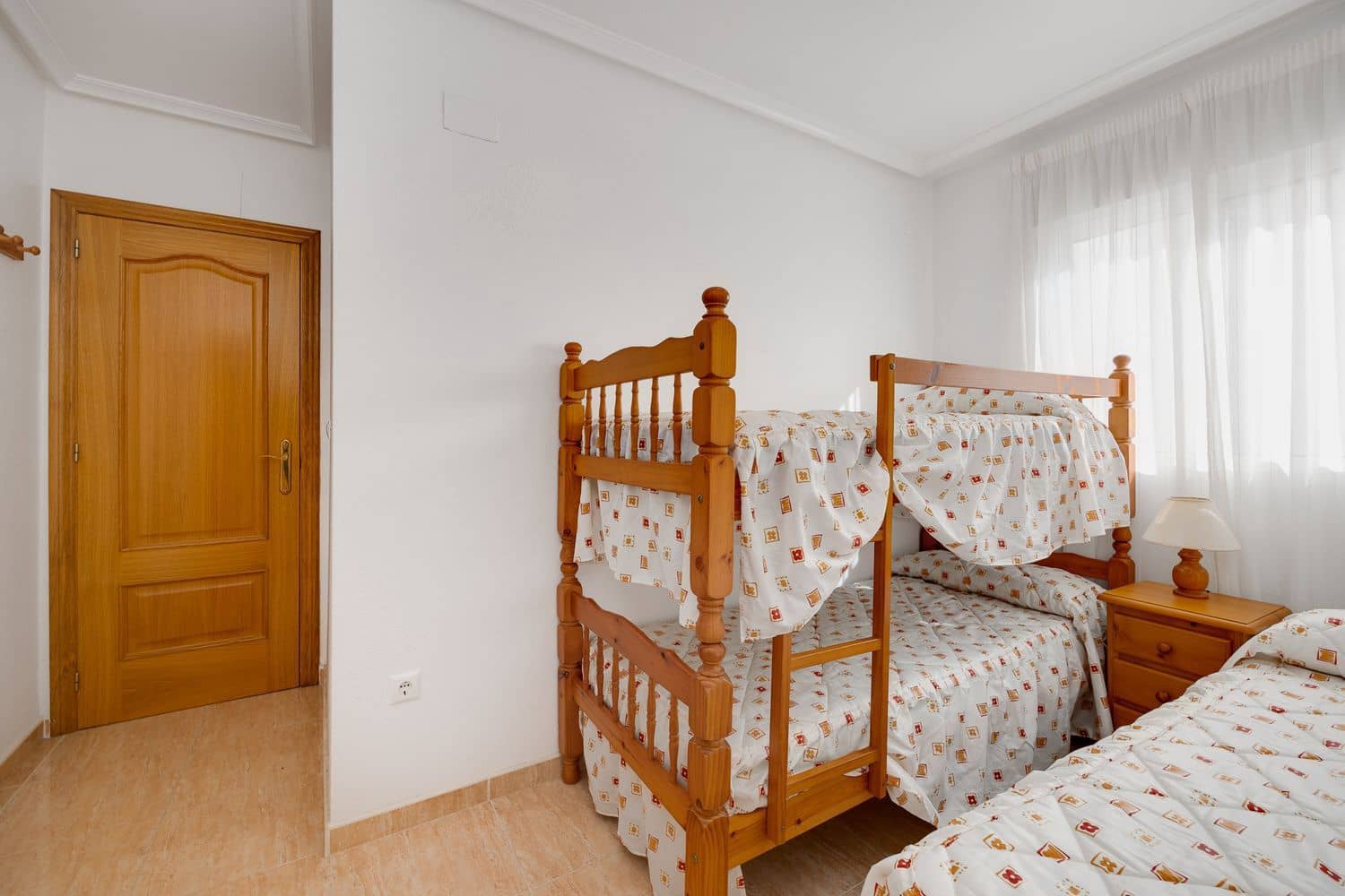 2 makuuhuone Huoneisto myytävänä paikassa Torrevieja mukana 
autotalli - 148 000 € (Ref: 9406223)