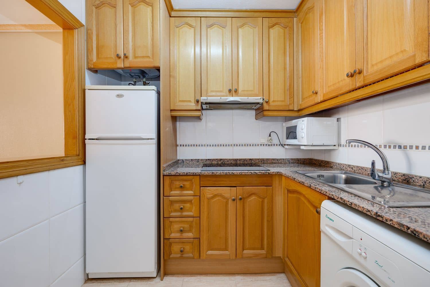 2 makuuhuone Huoneisto myytävänä paikassa Torrevieja mukana 
autotalli - 148 000 € (Ref: 9406223)