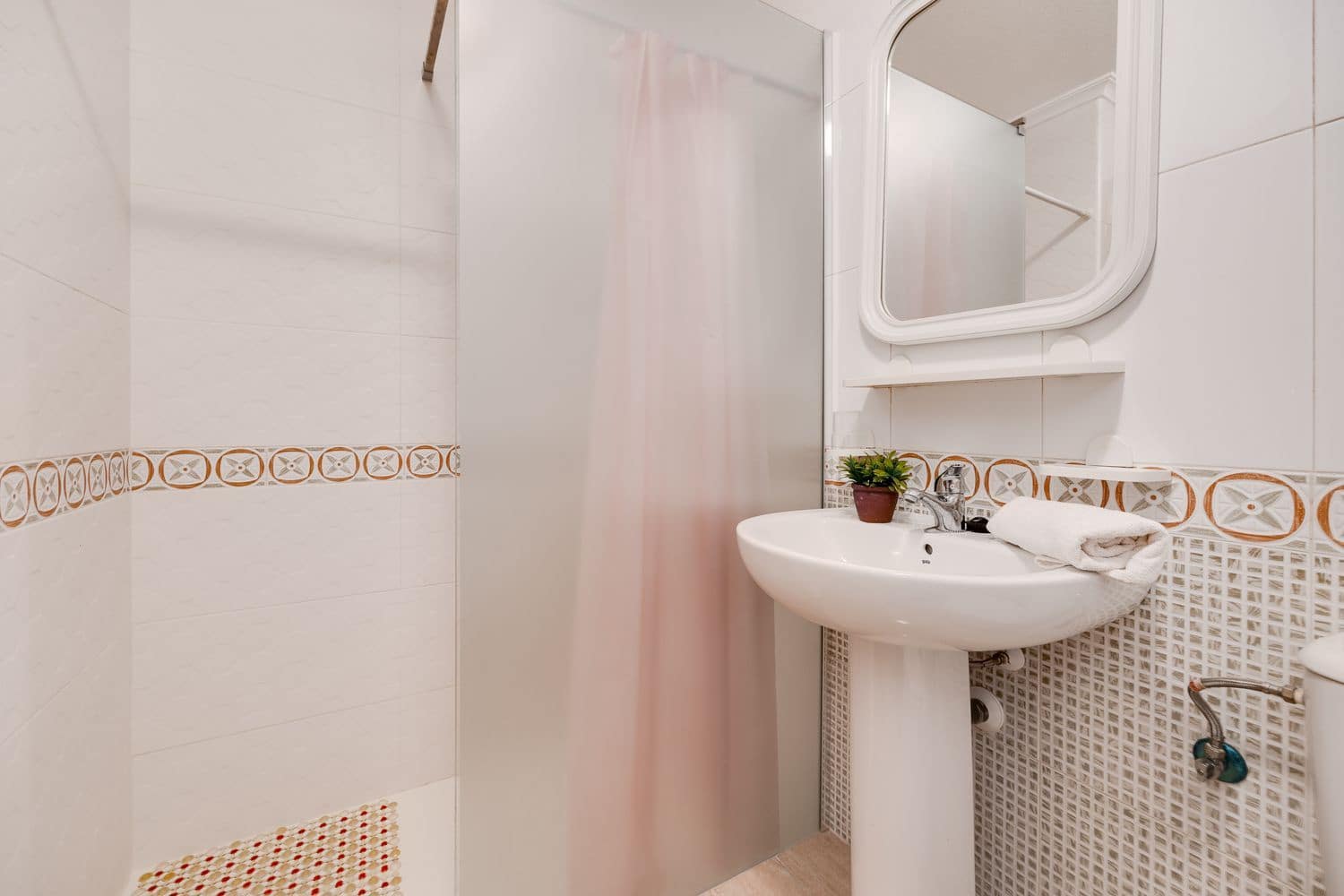 2 makuuhuone Huoneisto myytävänä paikassa Torrevieja mukana 
autotalli - 148 000 € (Ref: 9406223)