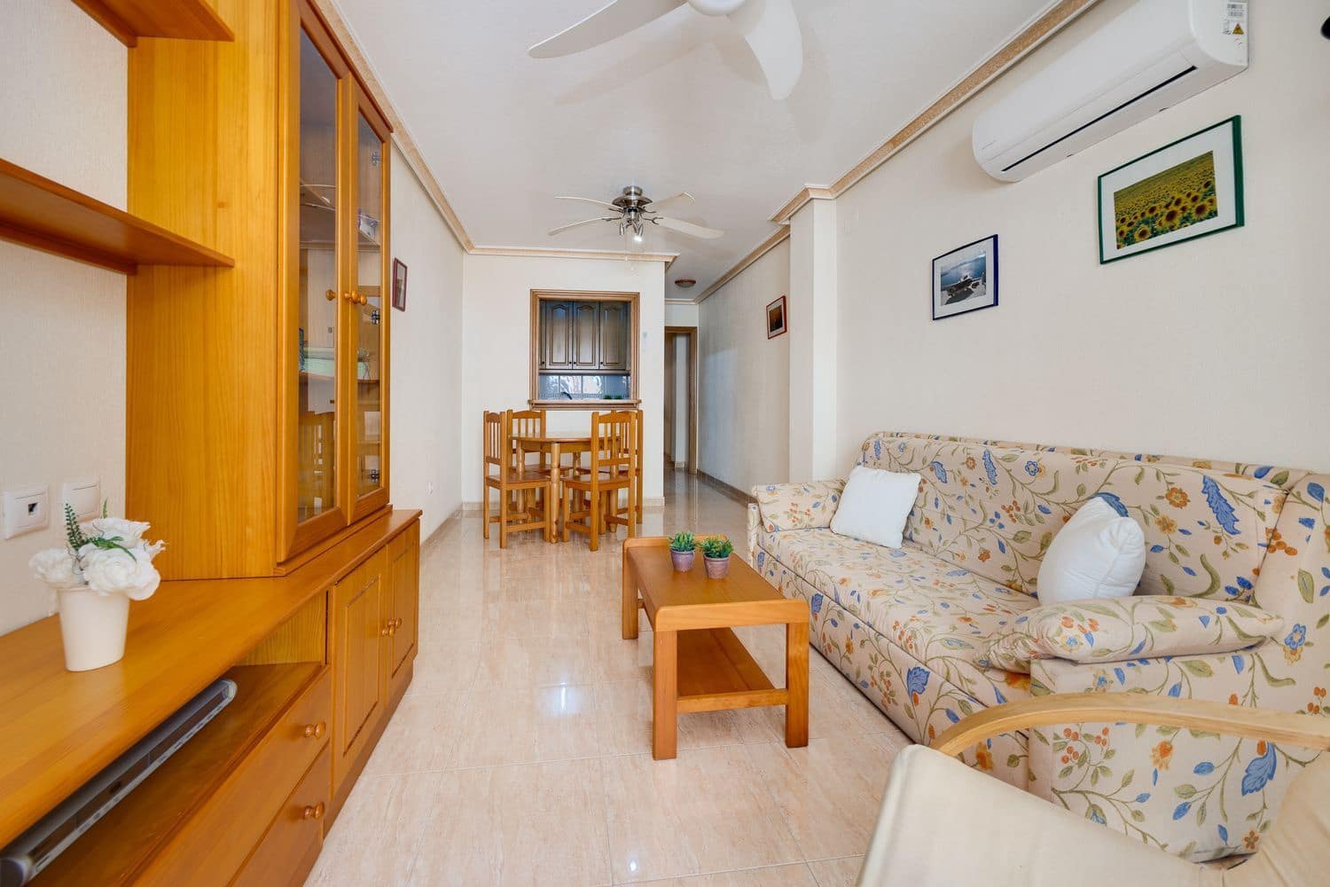 2 makuuhuone Huoneisto myytävänä paikassa Torrevieja mukana 
autotalli - 148 000 € (Ref: 9406223)