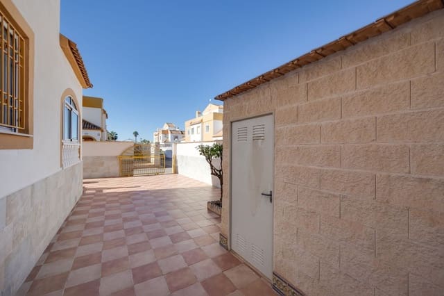 3 soveværelse Byhus til salg i El Chaparral - La Siesta - La Torreta, Torrevieja med swimmingpool garage - € 179.900 (Ref: 9418986)
