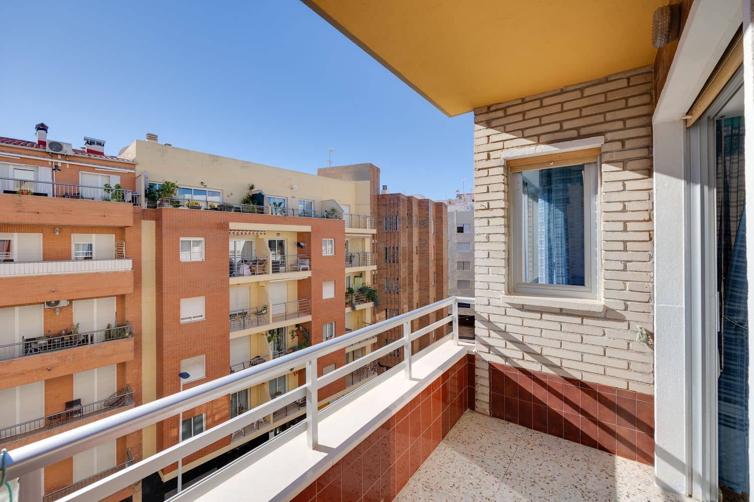 3 soveværelse Lejlighed til salg i Torrevieja med garage - € 199.000 (Ref: 9418987)