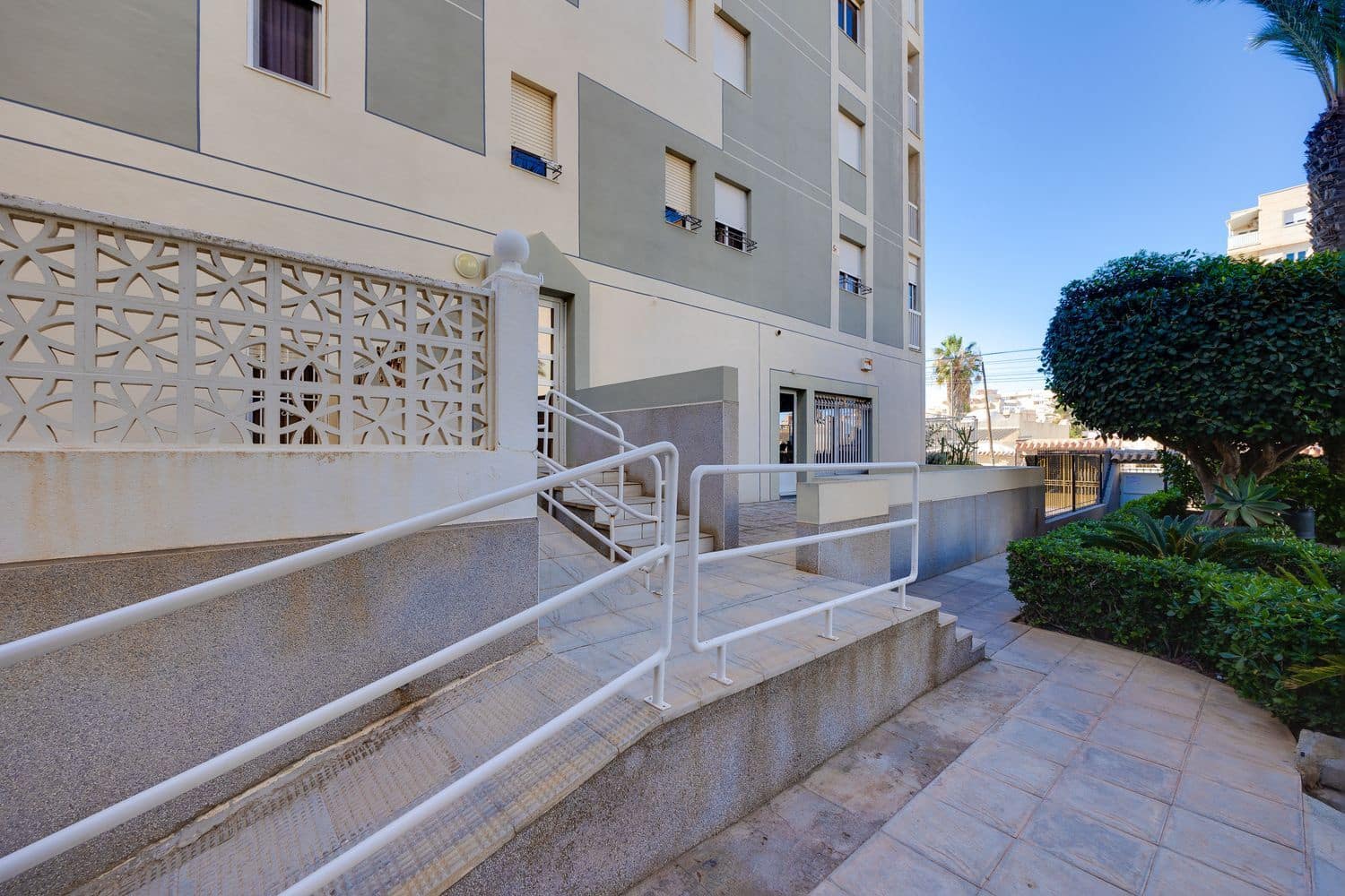 1 chambre Appartement à vendre à Torrevieja avec piscine garage - 115 000 € (Ref: 9421807)