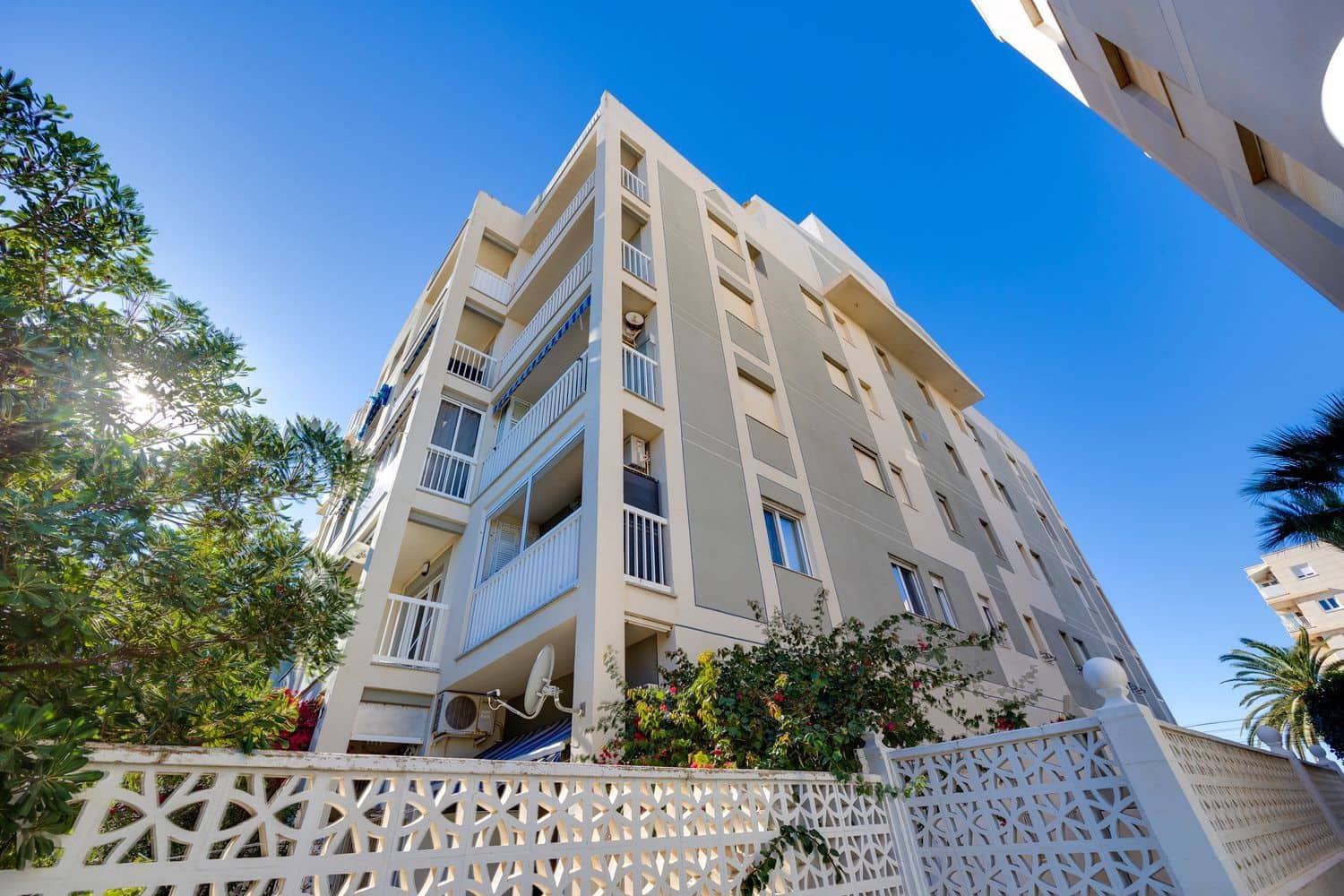 1 chambre Appartement à vendre à Torrevieja avec piscine garage - 115 000 € (Ref: 9421807)