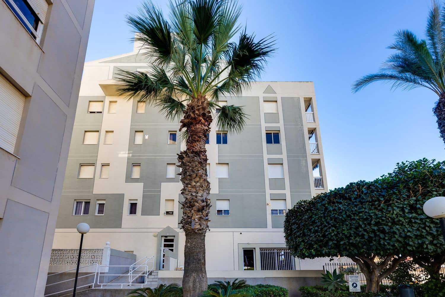 1 chambre Appartement à vendre à Torrevieja avec piscine garage - 115 000 € (Ref: 9421807)