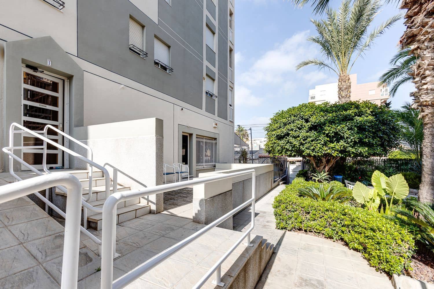 1 chambre Appartement à vendre à Torrevieja avec piscine garage - 115 000 € (Ref: 9421807)