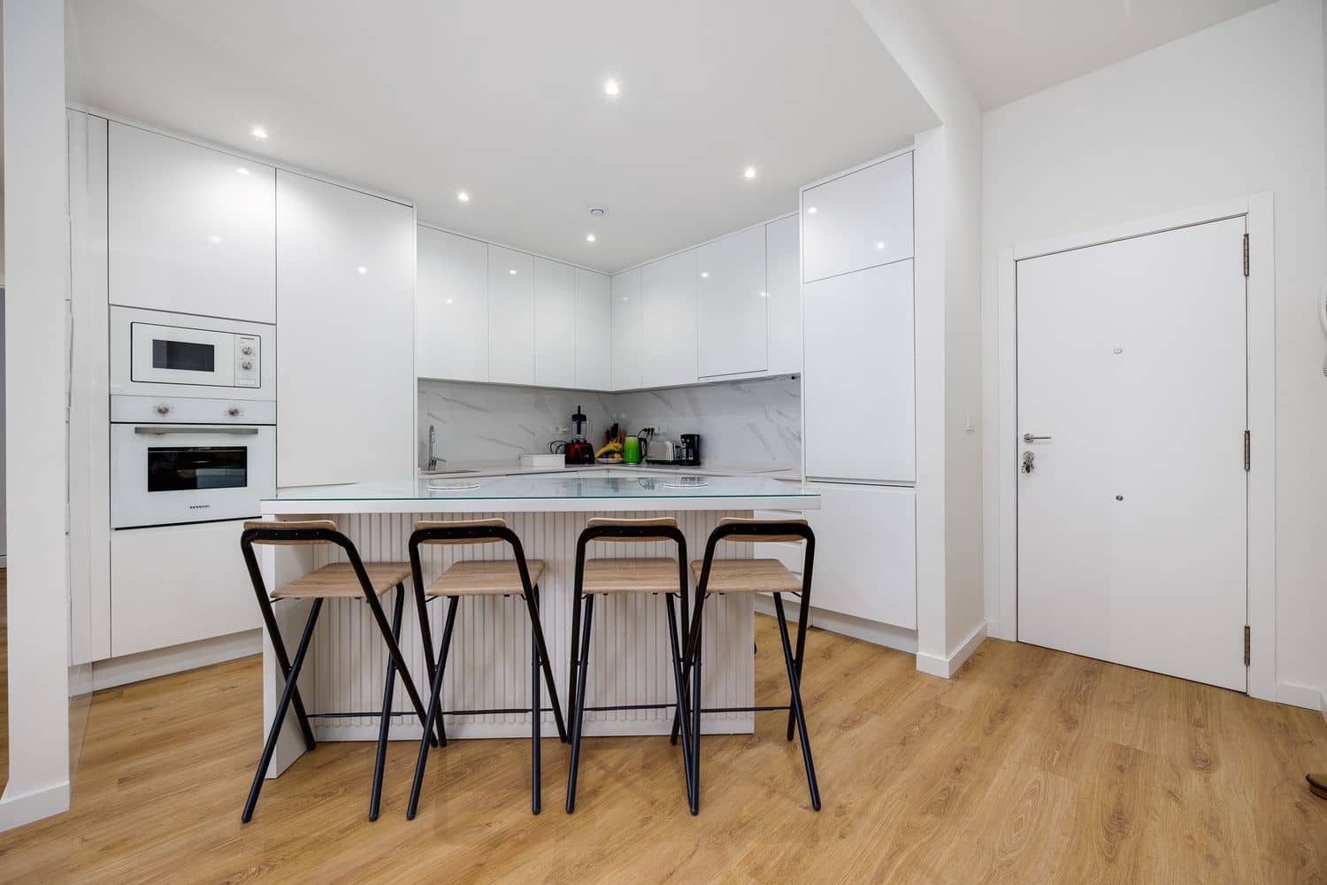 2 bedroom Apartment for sale in Torrevieja with garage - € 219,000 (Ref: 9421808)