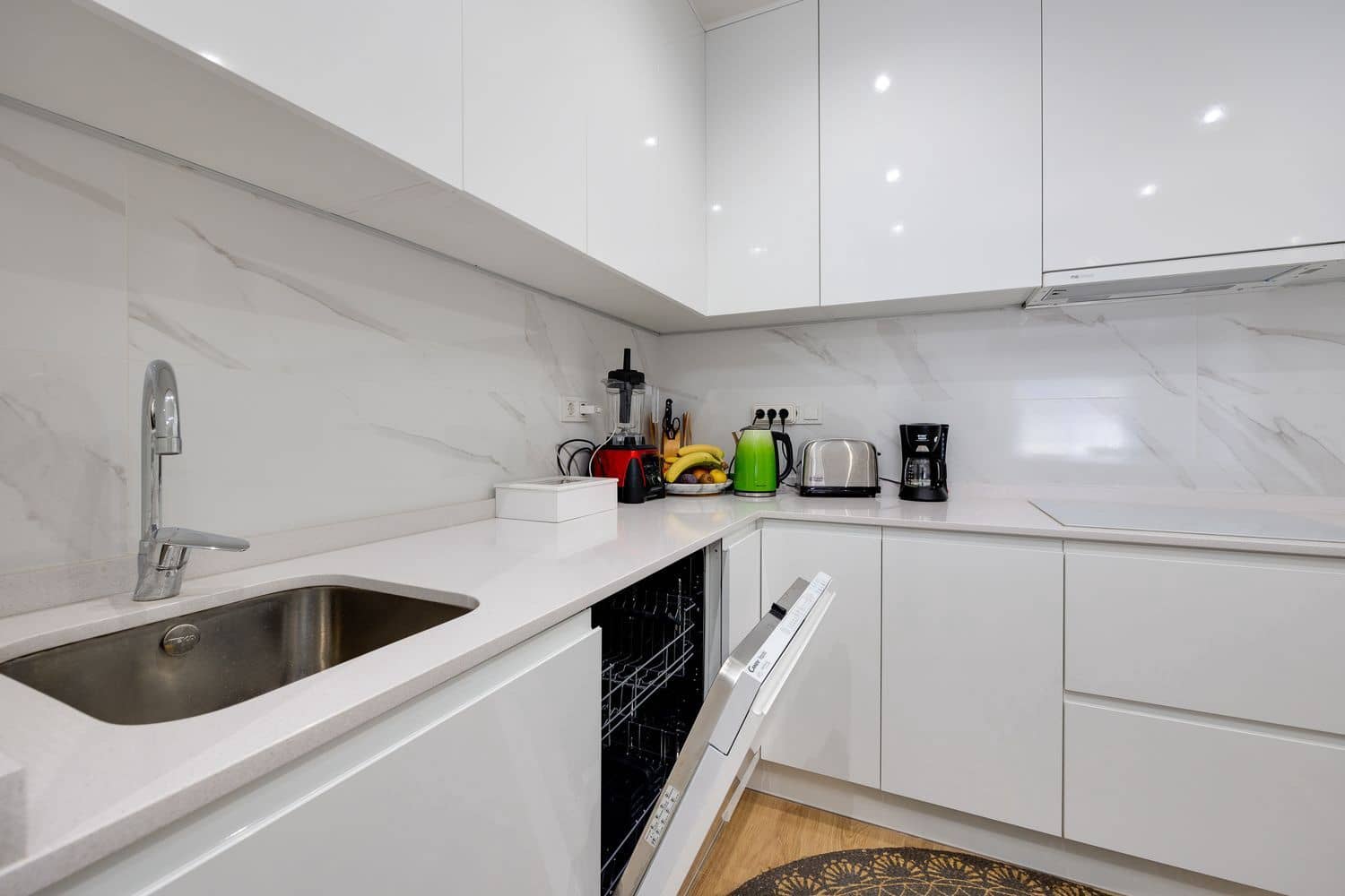 2 bedroom Apartment for sale in Torrevieja with garage - € 219,000 (Ref: 9421808)