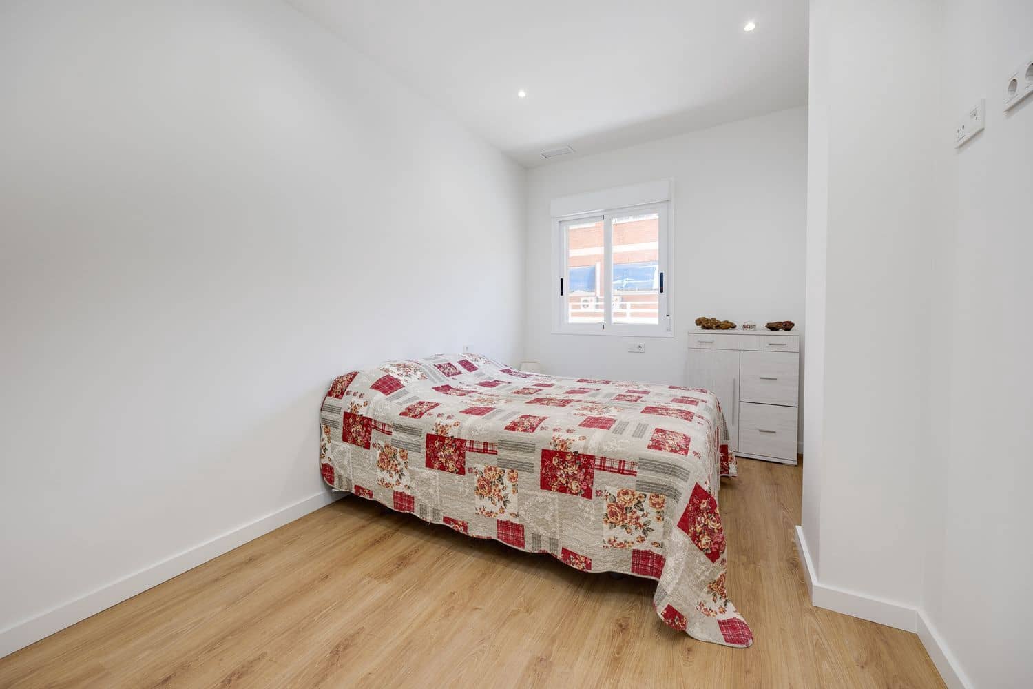 2 bedroom Apartment for sale in Torrevieja with garage - € 219,000 (Ref: 9421808)