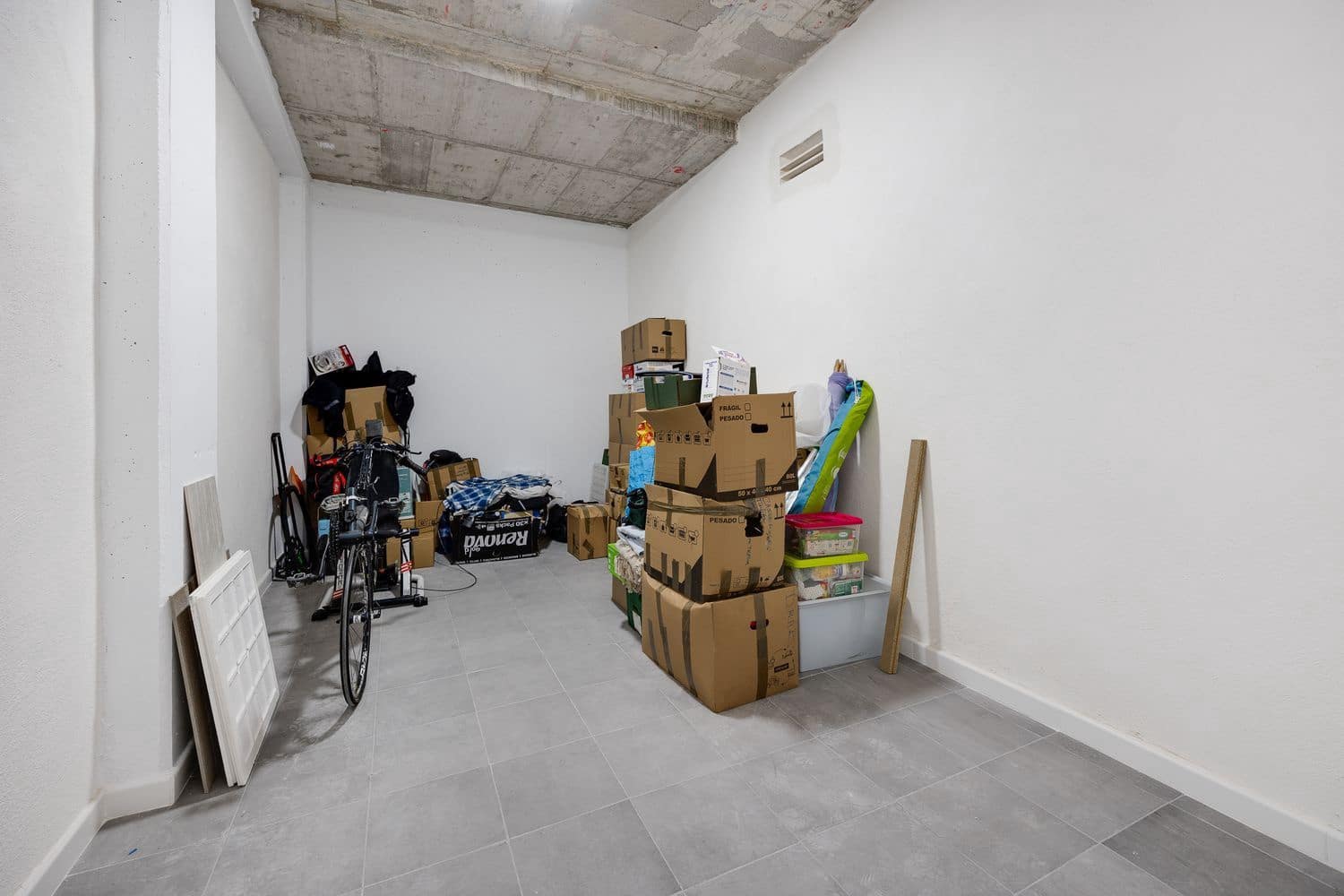 2 bedroom Apartment for sale in Torrevieja with garage - € 219,000 (Ref: 9421808)