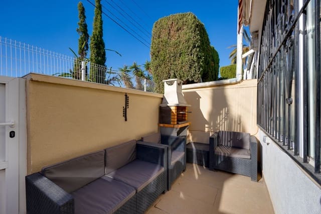 2 soverom Hus til salgs i Nueva Torrevieja, Torrevieja med svømmebasseng garasje - € 170 000 (Ref: 9429374)